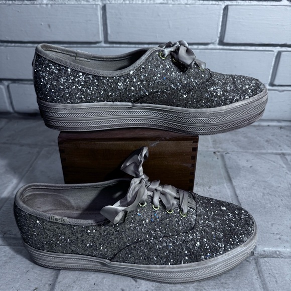 Kate Spade Keds Womens 7.5 Silver Glitter Platform Sneakers Fashion Shoes - Picture 11 of 12